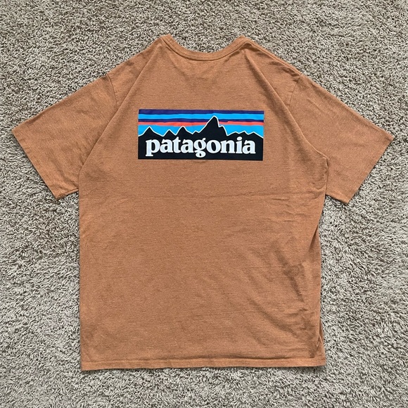 Patagonia Shirt Men's Large Orange Responsibili-Tee Logo T-Shirt Mountain - Picture 1 of 3